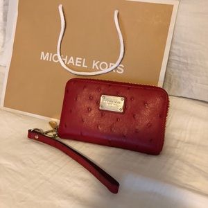 NOT FOR SALE!!! Michael kors clutch/ wristlet
